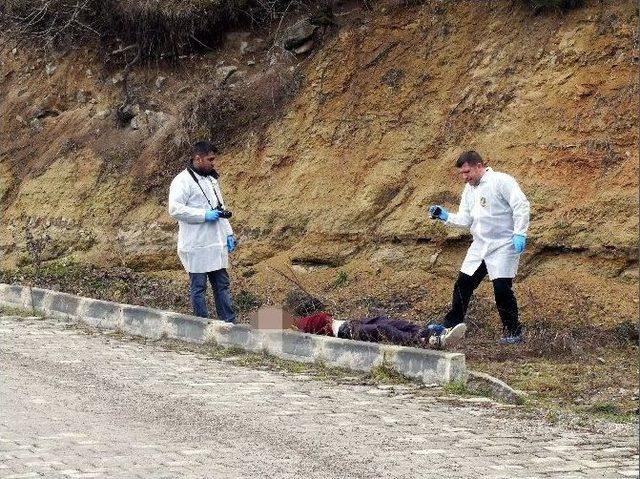 Kastamonu’da Yol Kenarında Erkek Cesedi Bulundu