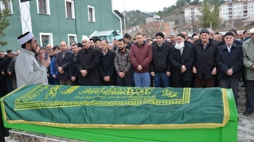 Trafik Kazasında &Ouml;len Esnaf Sanatk&acirc;rlar Odası Y&ouml;netim Kurulu &Uuml;yesi Ş&uuml;kr&uuml; Şenol Toprağa Verildi