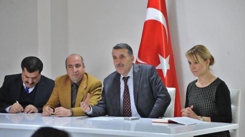 Haşereyle M&uuml;cadele Konusunda Muhtarlar Bilgilendiriliyor