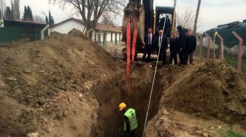 Sazoba&rsquo;da Kanalizasyon Hattı &Ccedil;alışmaları S&uuml;r&uuml;yor