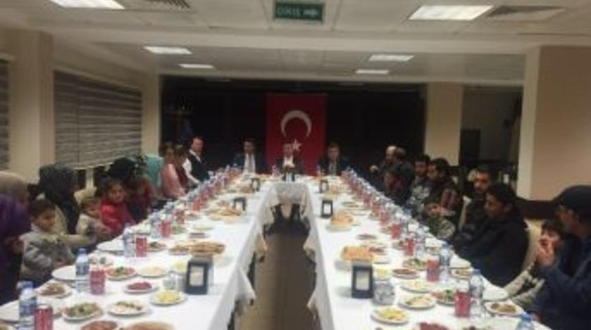 Suriyeli Ailelere Boğazlıyan Şekerde Kaynaşma Yemeği