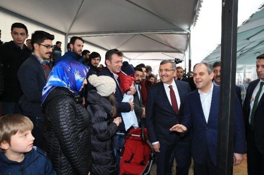 T&uuml;rkiye&rsquo;de Bir İlk: "mobil Buz Pisti"