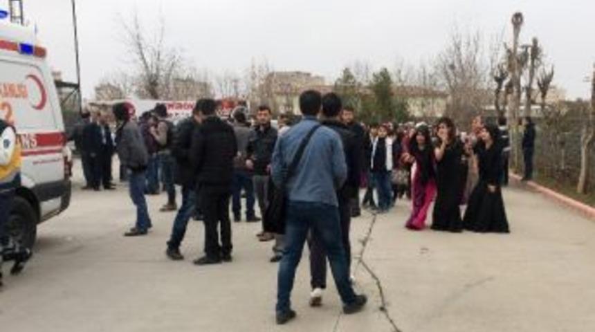 Düğünde Gelin Arabası Kavgası: 4 Yaralı