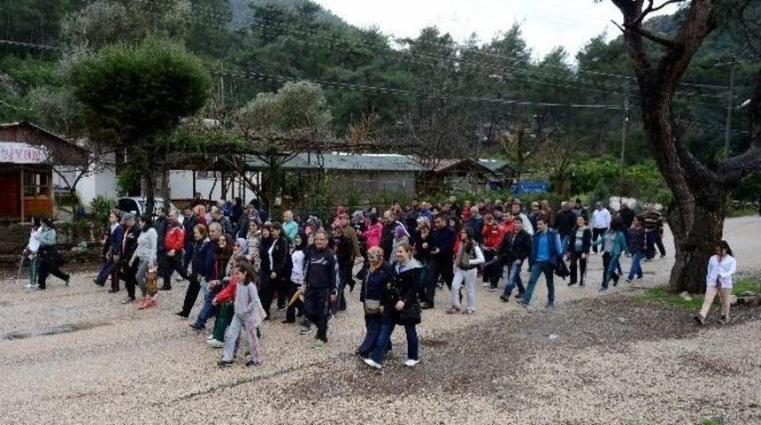 Kumlucalılar Yağmur Altında Keşif Gezisine Çıktı