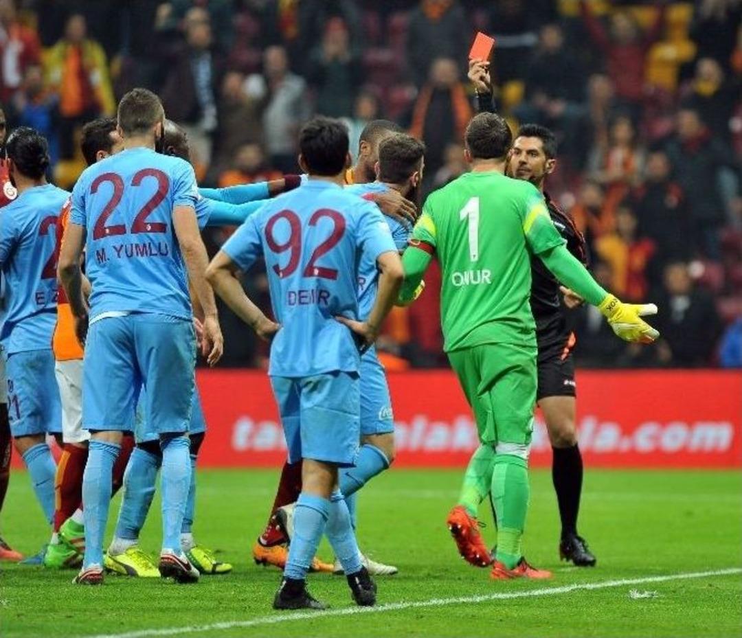 Trabzonspor Kızardı, Galatasaray 3 Puana Uzandı