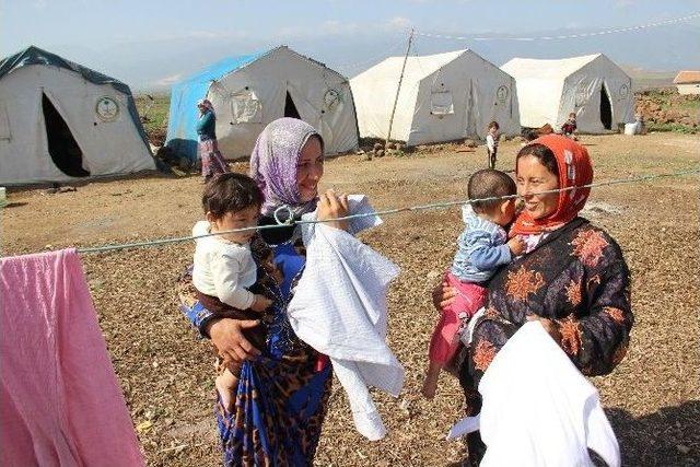 (özel Haber) Esad Rejiminin Attığı Bombalar Evlerini Üzerlerine Yıktı!