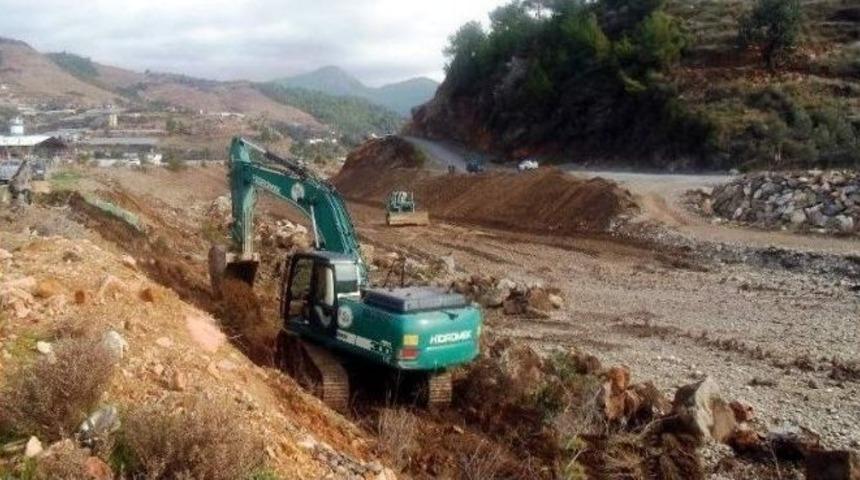 Gazipaşa&rsquo;da Taşkın Riski Azalıyor