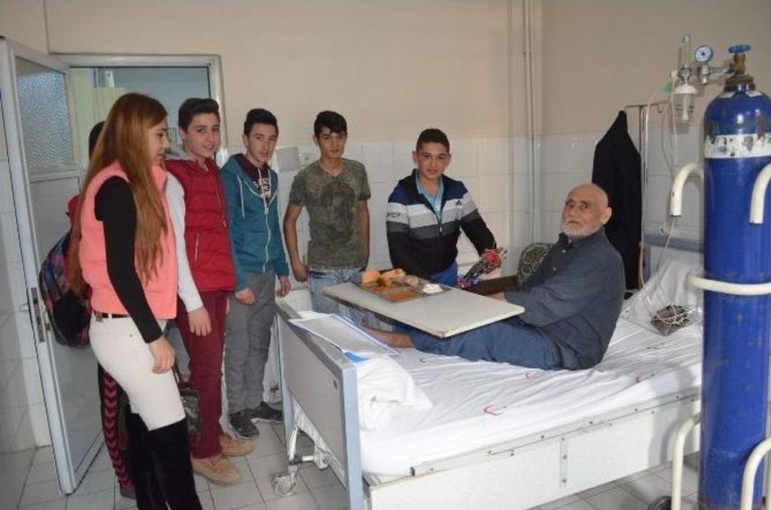 Kulalı Gen&ccedil;ler Değerlerine Sahip &Ccedil;ıkıyor