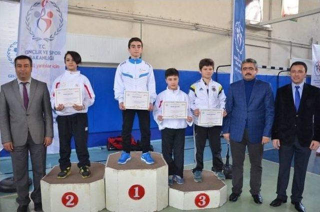 Analig Karate Yarı Final Müsabakaları Sona Erdi