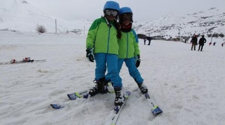 Bayburt&rsquo;ta Kayak Ve Kızak Yarışması