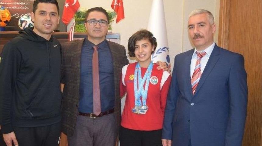 Seylan&rsquo;dan Ayağının Tozuyla Ziyaret