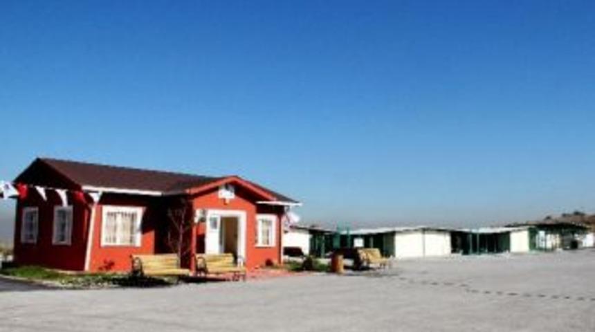 Ge&ccedil;ici Bakım İstasyonu 5 Ayda 437 Hayvanı Tedavi Etti