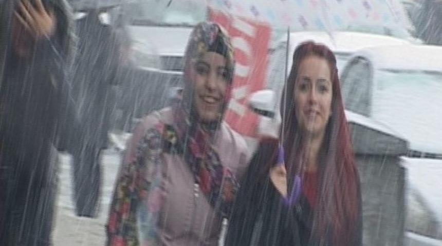 Hakkari&rsquo;de Kar Yağışı