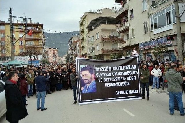 Eşiyle Sahilde Gezerken Madde Bağımlısı Tarafından Öldürülen Akyıldız’ın Ailesi İmza Kampanyası Başlattı