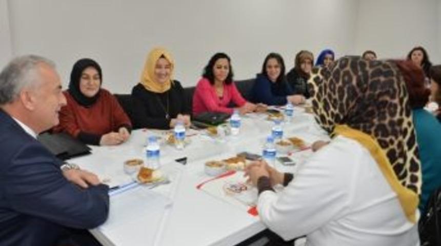 Kadınlar El Ele Verdi