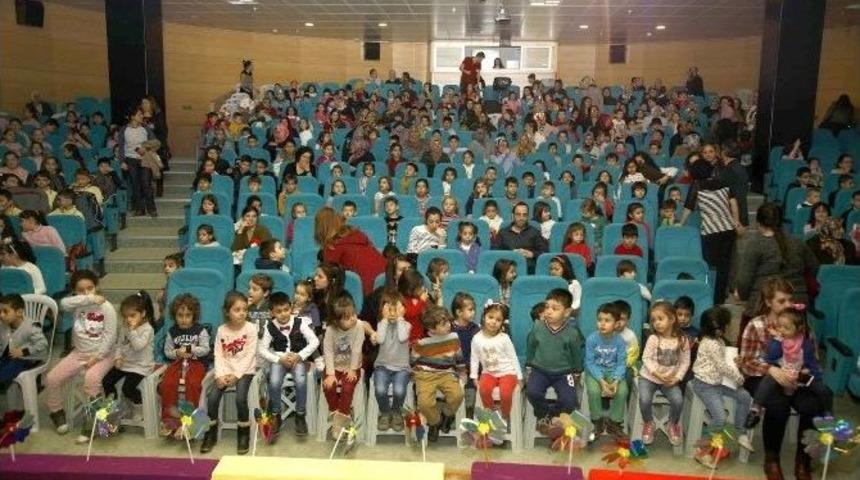 &Ccedil;ocuklar, Barış &Ccedil;i&ccedil;eği&rsquo;ni İzledi