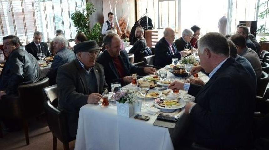 Başkan Ata&ccedil; Emirdağlı Vatandaşlarla Buluştu