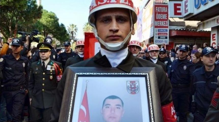 S&ouml;ke&rsquo;nin Şehidini Binler Uğurladı