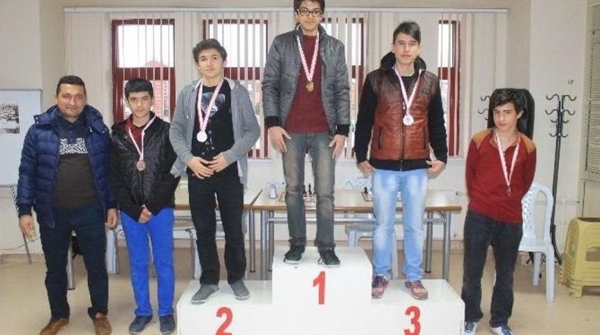 Yıldızlar Ve Gen&ccedil;ler Satran&ccedil; Turnuvası Sona Erdi