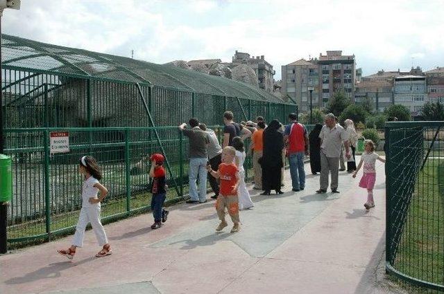 Hayvanat Bahçesi Bayrak Tepe’ye Taşınacak