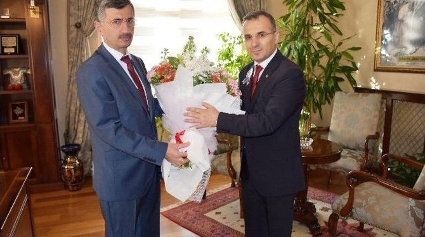 Vergi Dairesi Başkanı Vali Erdoğan Bektaş&rsquo;ı Ziyaret Etti