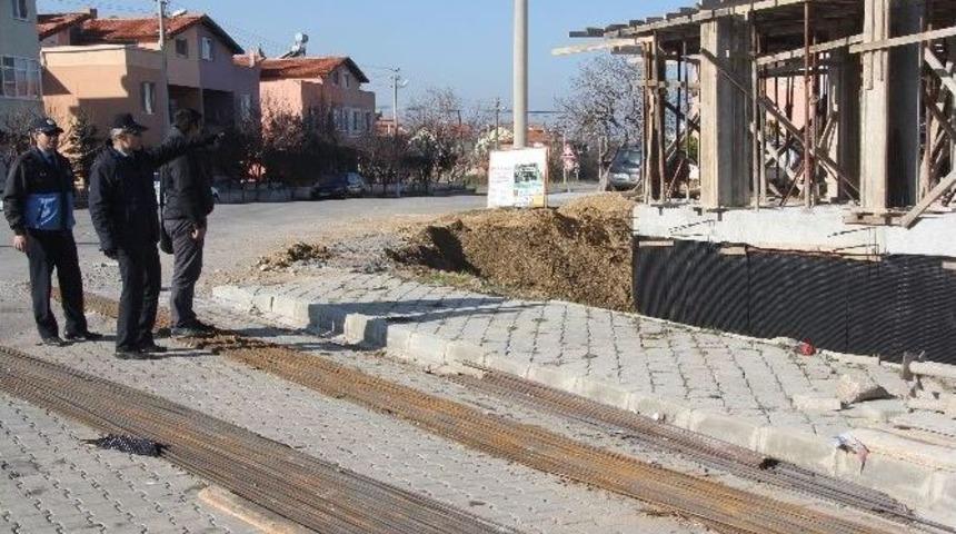 Burhaniye&rsquo;de Ka&ccedil;ak İnşaata Ge&ccedil;it Yok