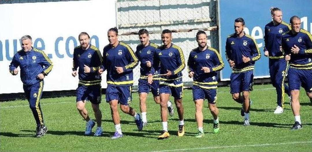 Fenerbah&ccedil;e, Lokomotıv Moskova Ma&ccedil;ının Hazırlıklarına Başladı