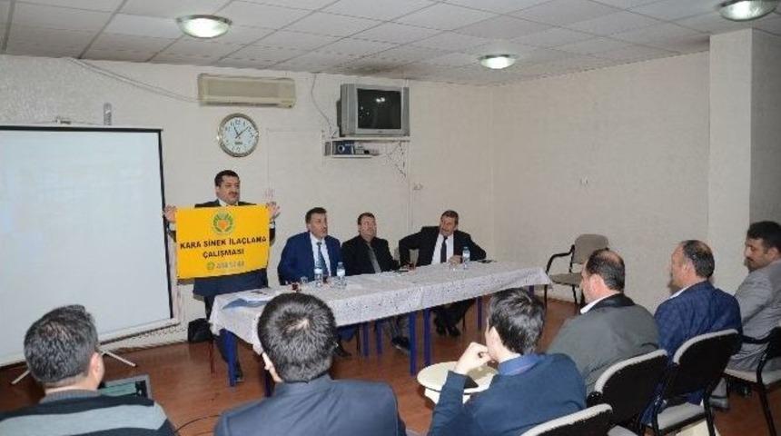 Muhtarlara Haşere İle M&uuml;cadele Sunumu Yapıldı