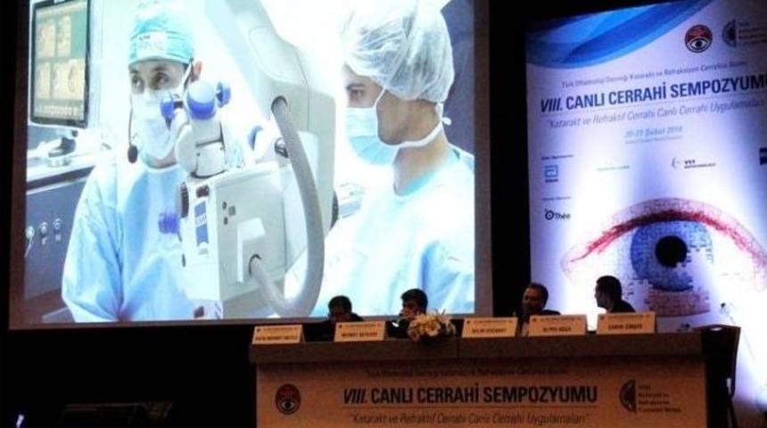 Canlı Yayında Hem Katarakt Hem De G&ouml;rme Bozukluğu D&uuml;zeltildi