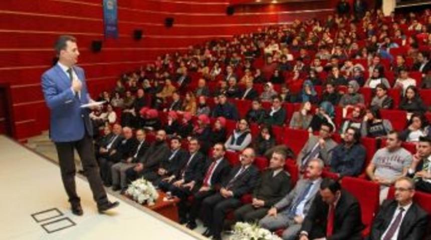 Rekt&ouml;r G&ouml;rg&uuml;n, Gebzeli Gen&ccedil;lere Tavsiye Verdi