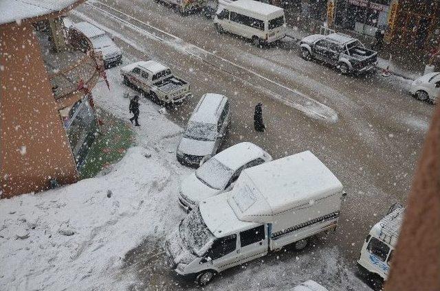 Yüksekova’da Kar Yağışı