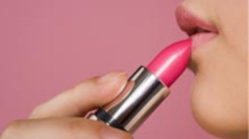 Parlak Dudaklar İ&ccedil;in Deneyin