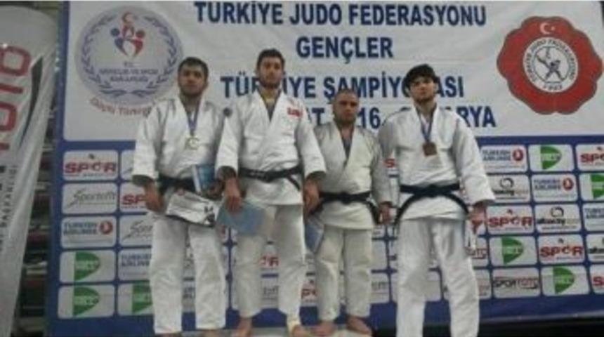 Gen&ccedil;ler Judo Şampiyonası&rsquo;nda Osmangazi Fırtınası