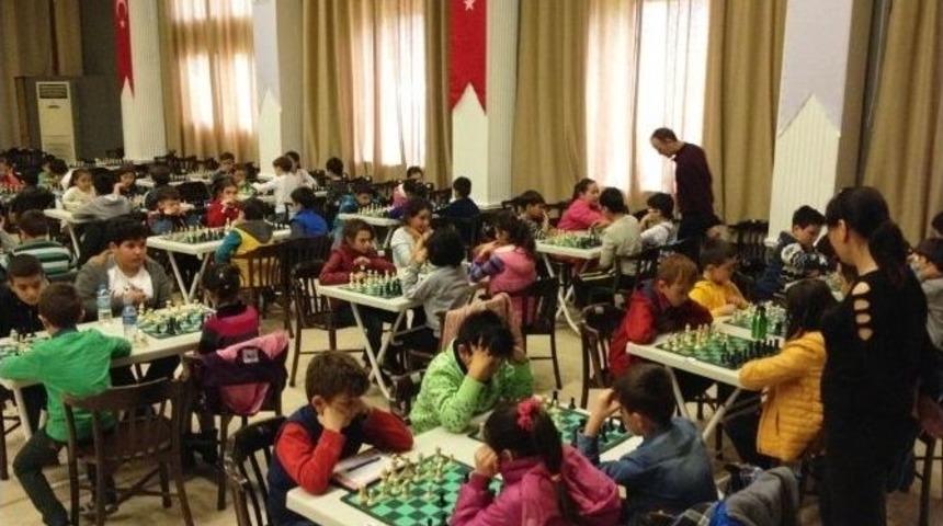 Ayvalık Yeni Yıl Satran&ccedil; Turnuvası Sonu&ccedil;landı