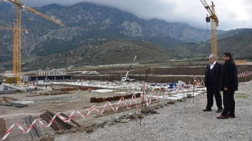 Dev Hastanede &Ccedil;alışmalar Devam Ediyor