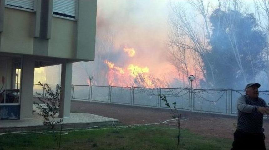 Antalya&rsquo;da Yangın Paniği