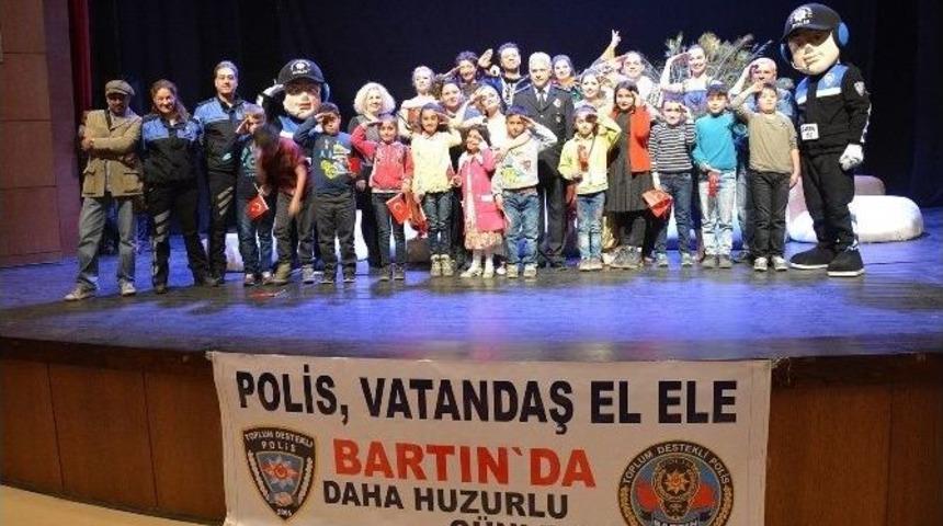 &Ouml;ğrencilerin Tiyatro Keyfi