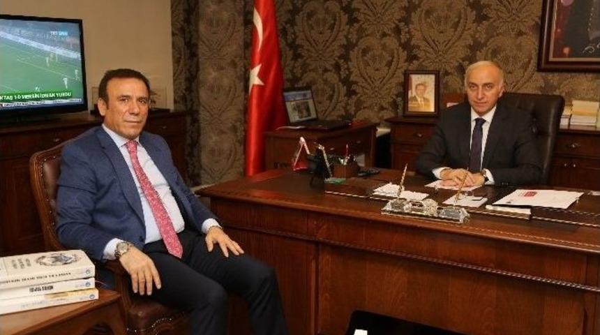 Başkan Gen&ccedil;, Ekonomi &Ccedil;alıştayı İ&ccedil;in Davet Turlarını S&uuml;rd&uuml;r&uuml;yor