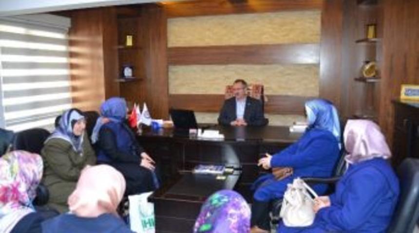 Ihh Kadınlar Komisyonundan Eğitim Bir-sen&rsquo;e Teşekk&uuml;r Ziyareti