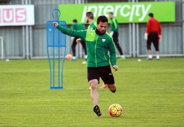 Bursaspor İki Eksikle Çalıştı