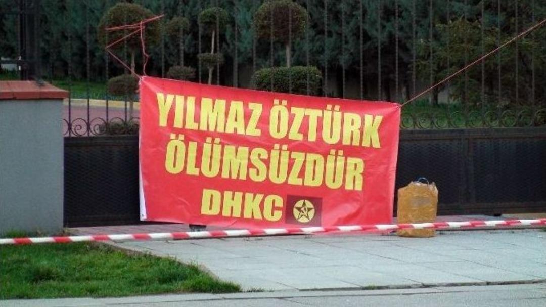 Otopark Girişine Bırakılan Ş&uuml;pheli Paketten D&uuml;zenekli T&uuml;p &Ccedil;ıktı