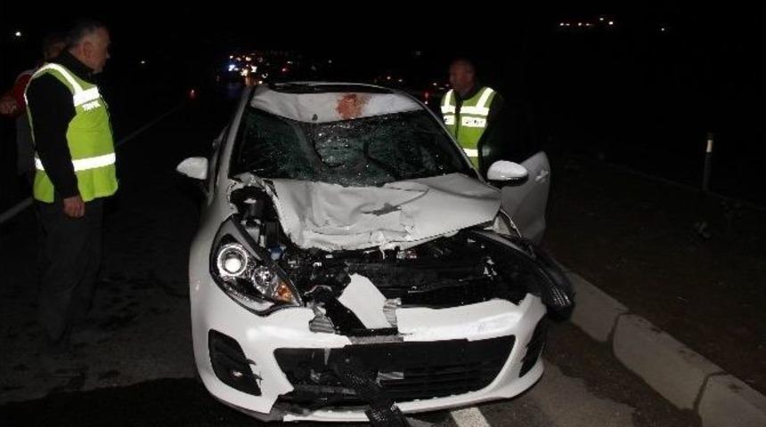 Otomobil Yayaya &Ccedil;arptı: 1 &Ouml;l&uuml;, 3 Yaralı