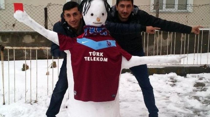 Salih Dursun Kelkit&rsquo;te &rsquo;kardan Adam&rsquo; Oldu