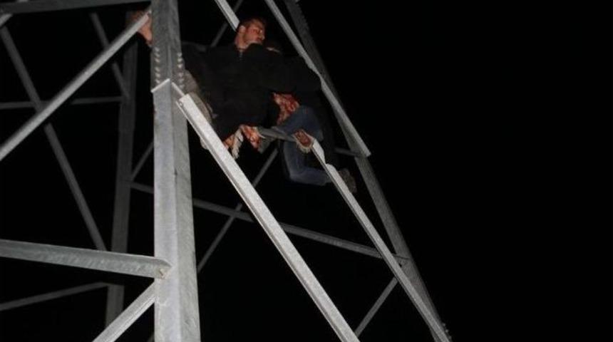 Maden Ocağının Y&uuml;ksek Gerilim Direğine &Ccedil;ıkarak Eylem Yaptılar