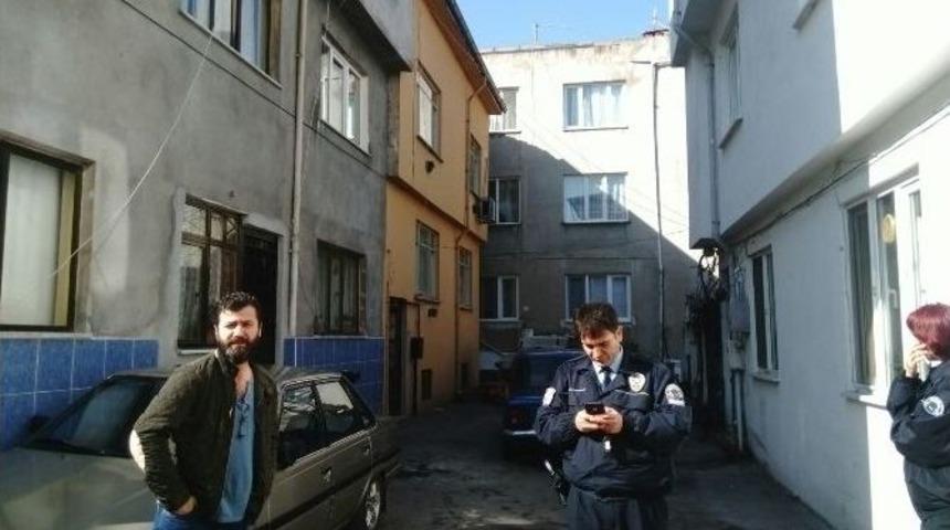 Alzeimer Hastası Kadın 3. Kattan D&uuml;şerek Hayatını Kaybetti