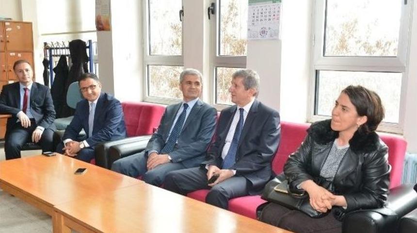 Zekeriya Erbeyi, &Ouml;ğretmenler İle Buluştu