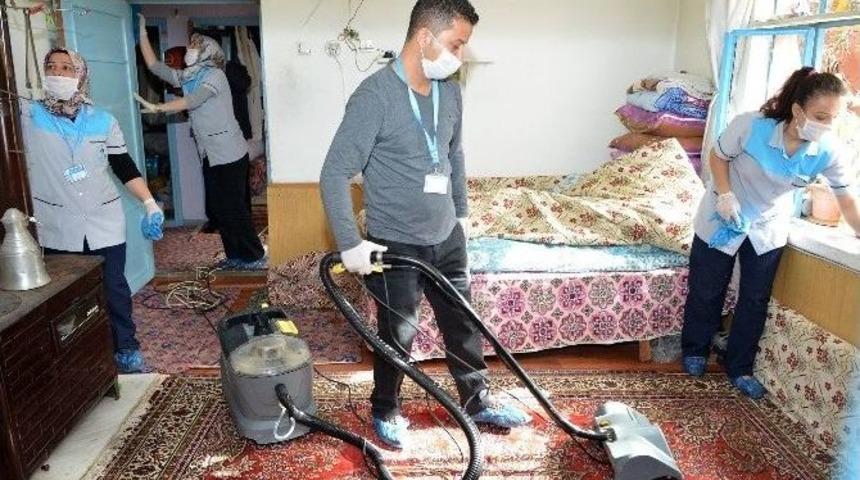 Pamukkale Belediyesi Vatandaşlara Y&ouml;nelik Hizmetlerini S&uuml;rd&uuml;r&uuml;yor