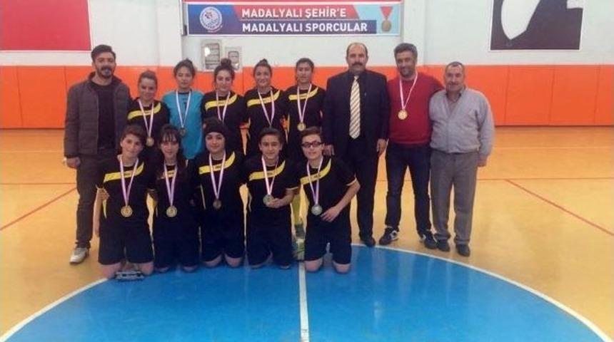 Ağrı Spor Lisesi Kız Futsal Takımı T&uuml;rkiye Finallerinde
