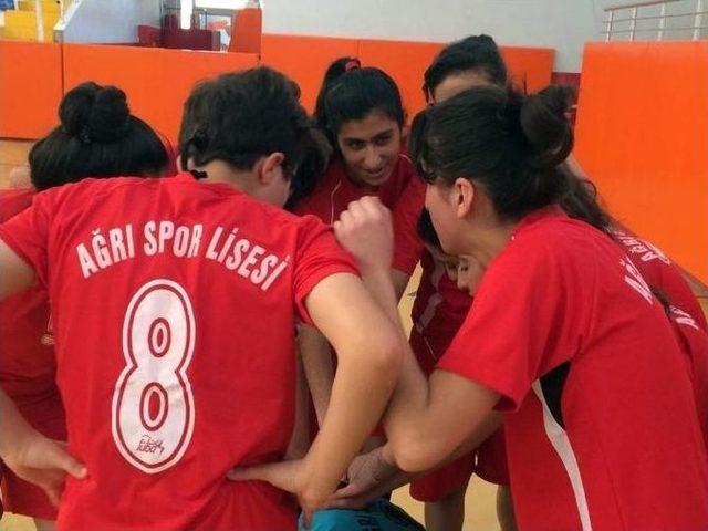 Ağrı Spor Lisesi Kız Futsal Takımı Türkiye Finallerinde