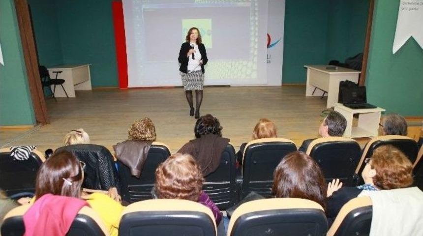 Bayraklılı Kadınlara Yurttaşlık Eğitimi